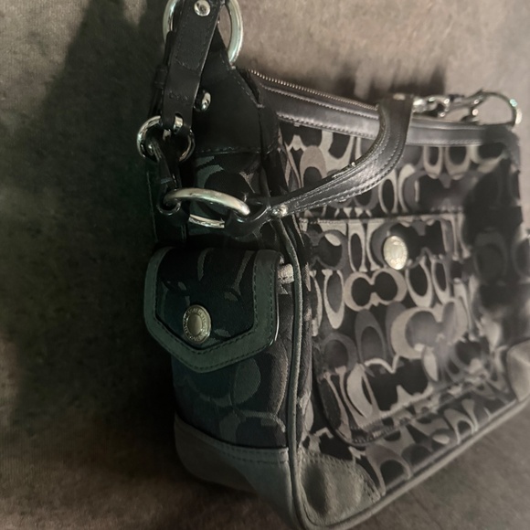 COACH BLACK PURSE - Picture 3 of 5